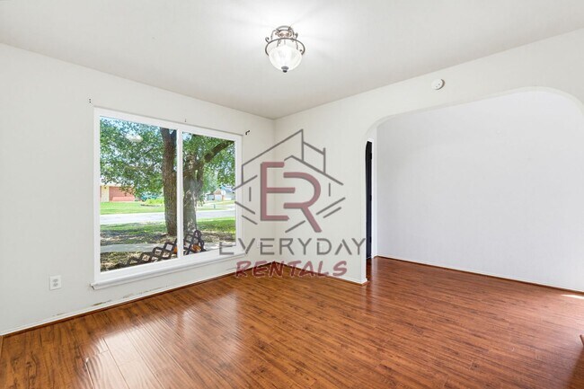 Building Photo - 2513 Haven Dr