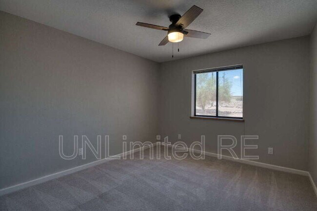 Building Photo - 2512 Cisco Dr S