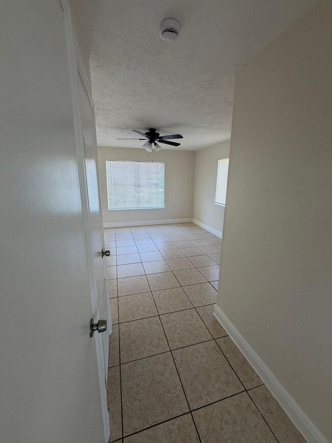 Building Photo - 4031 Norwich Rd