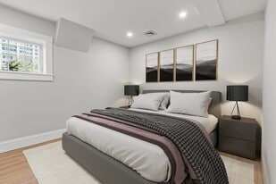 Building Photo - 54 Balmoral St