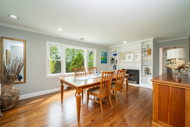 Building Photo - 187 Croton Ave