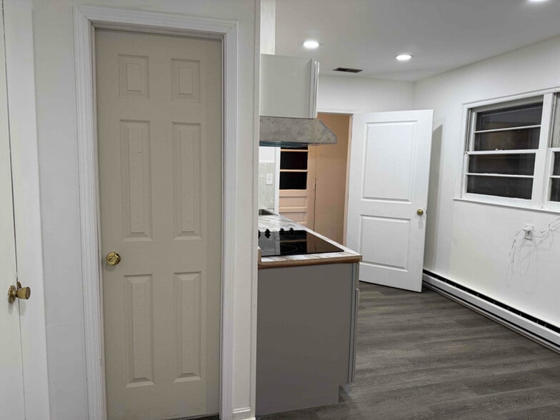 Building Photo - 14756 Delta Ct