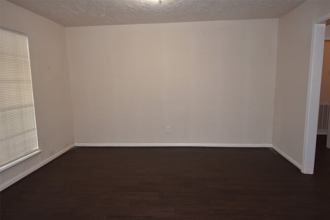 Building Photo - 11903 Sagecliff Dr