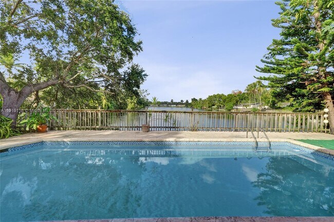 Building Photo - 5551 SW 57th St