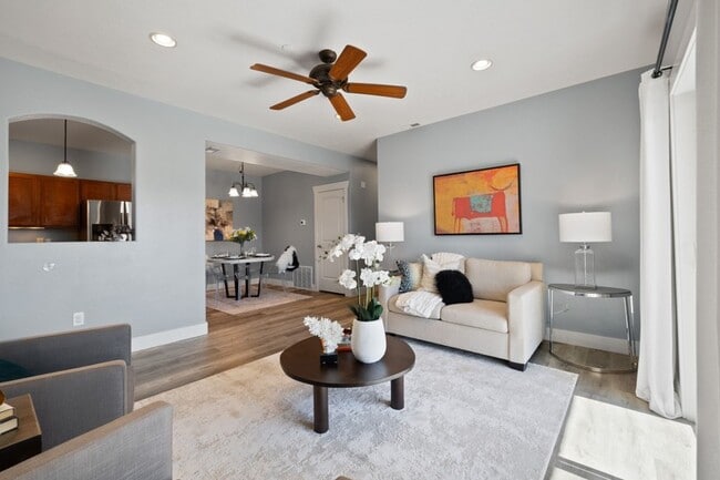 Building Photo - 114 W Spring Hill Way