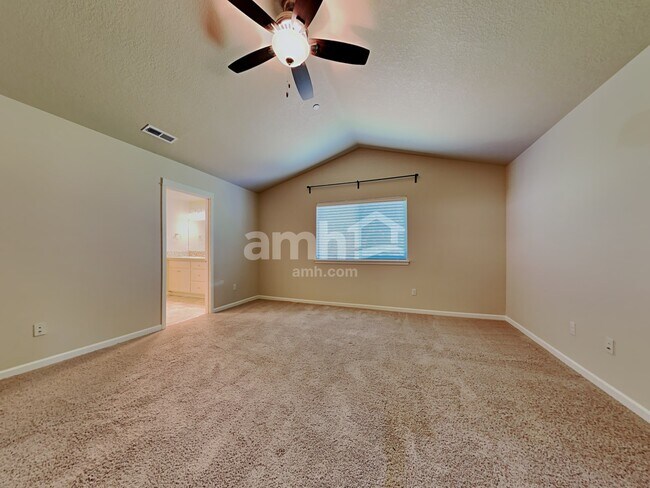 Building Photo - 3208 NE 75th St
