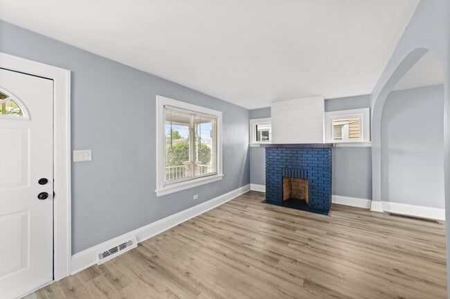 Building Photo - 11100 Thrush Ave