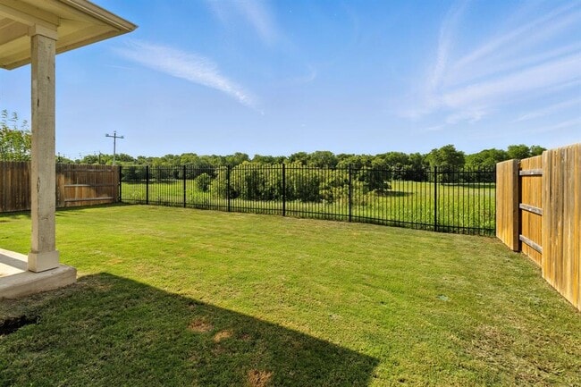 Building Photo - 211 Rainmaker Ln