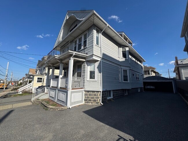 Building Photo - 134 Harvard St