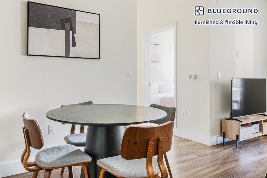 Building Photo - 3888 Artist Walk Common