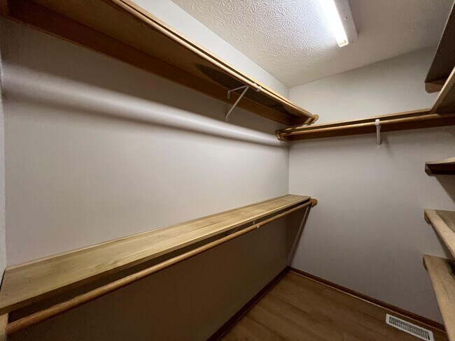 Building Photo - 6170 Mentor Park Blvd