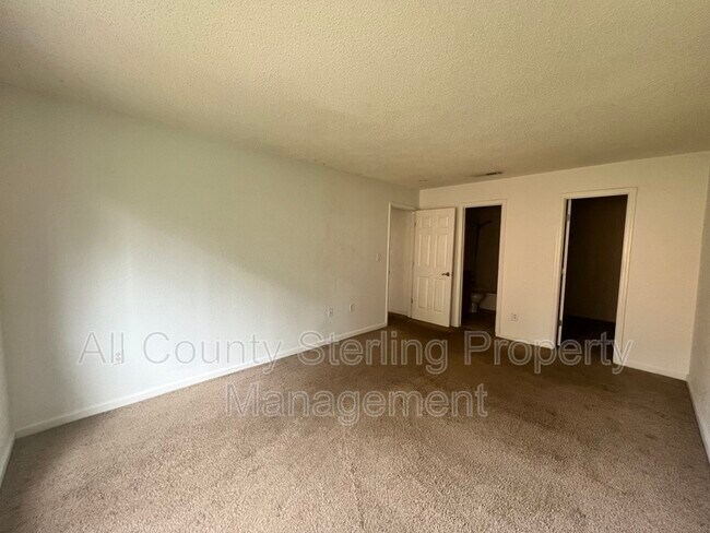 Building Photo - 1810 NW 23rd Blvd