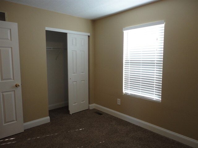 Building Photo - 1455 Woodside Dr