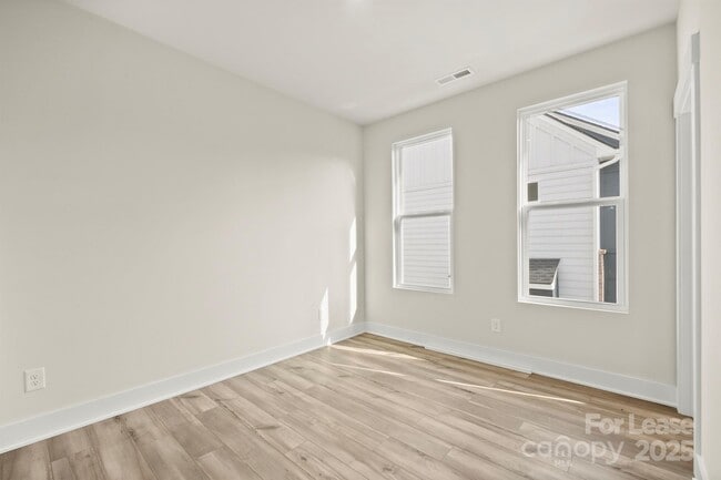 Building Photo - 3011 Jolene Ct