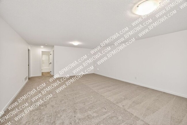 Building Photo - 318 SW 16th St