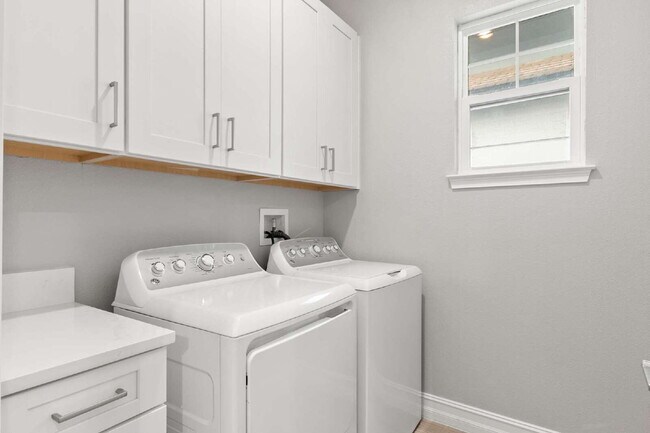 Building Photo - LIKE NEW Home for Rent in Antigua Cove!