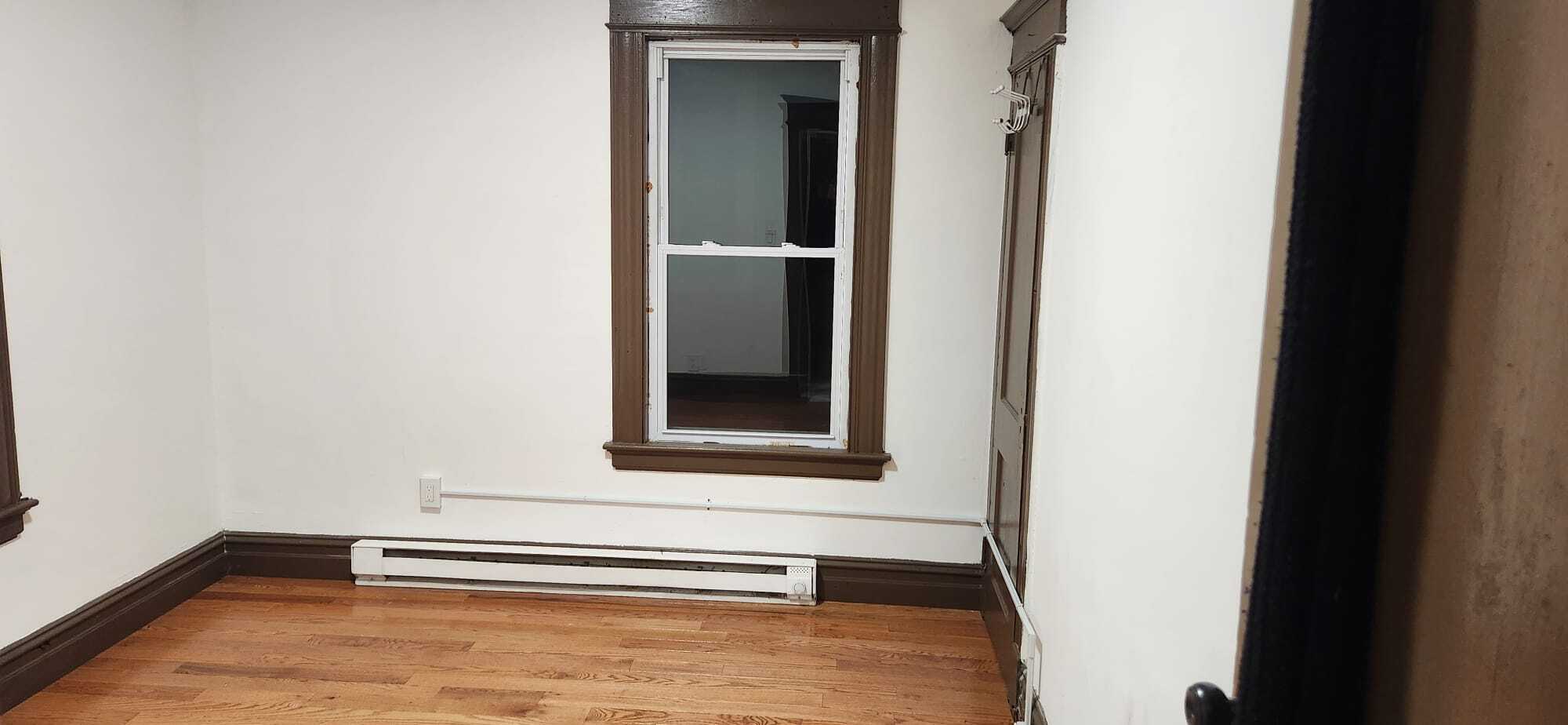 Building Photo - 203 Cooke St