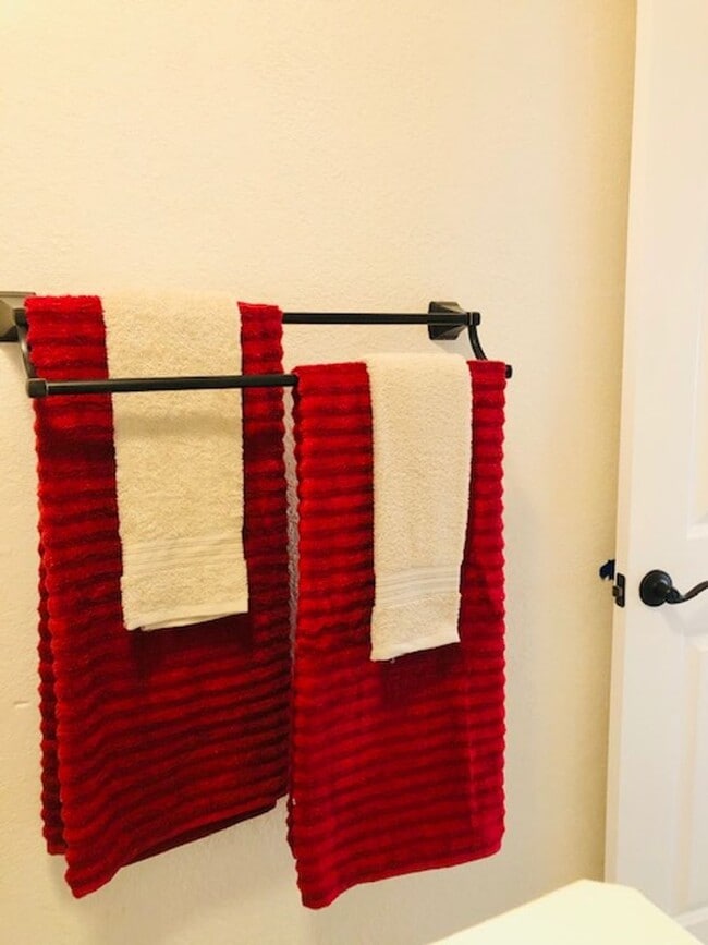 Building Photo - Rejuvenated Southwest Ocala Home - REDUCED