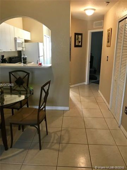 Building Photo - 2621 SE 12th Rd