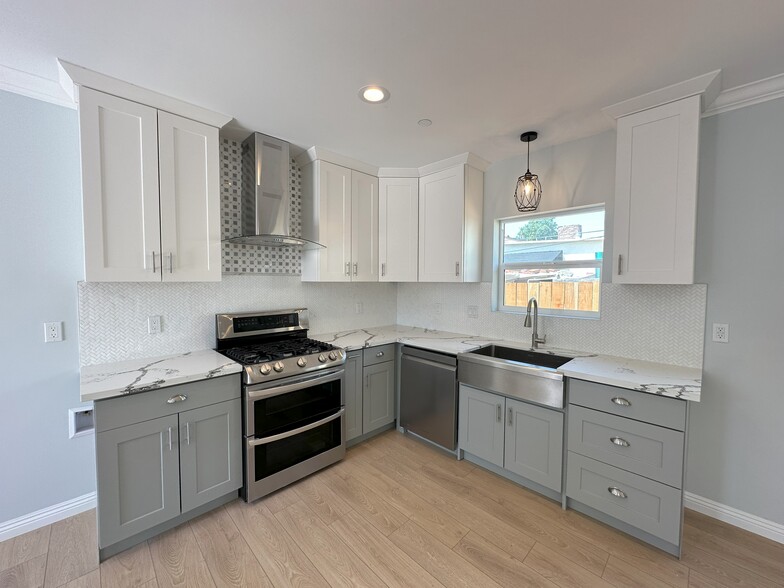 Building Photo - 515 Archwood Pl
