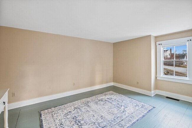 Building Photo - 52 Pine St