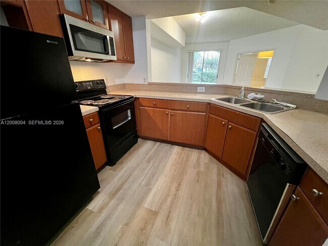 Building Photo - 771 SW 148th Ave