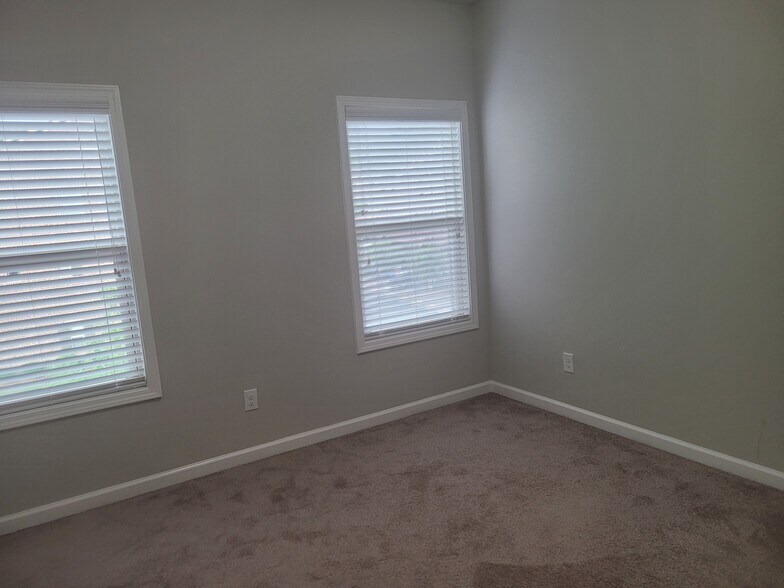 Building Photo - 4158 Butler Dr