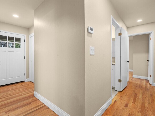 Building Photo - 2495 Holman Way