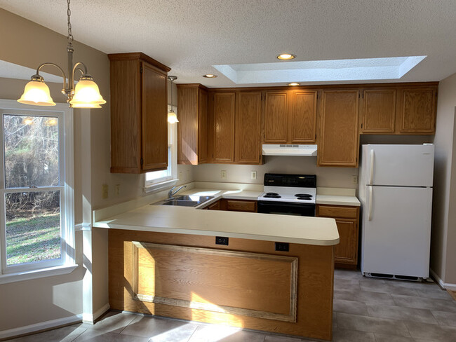 Building Photo - 3 Bed / 2 Bath House for Rent in Clayton