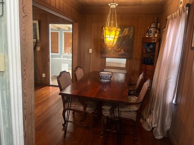 Building Photo - 1016 N E St