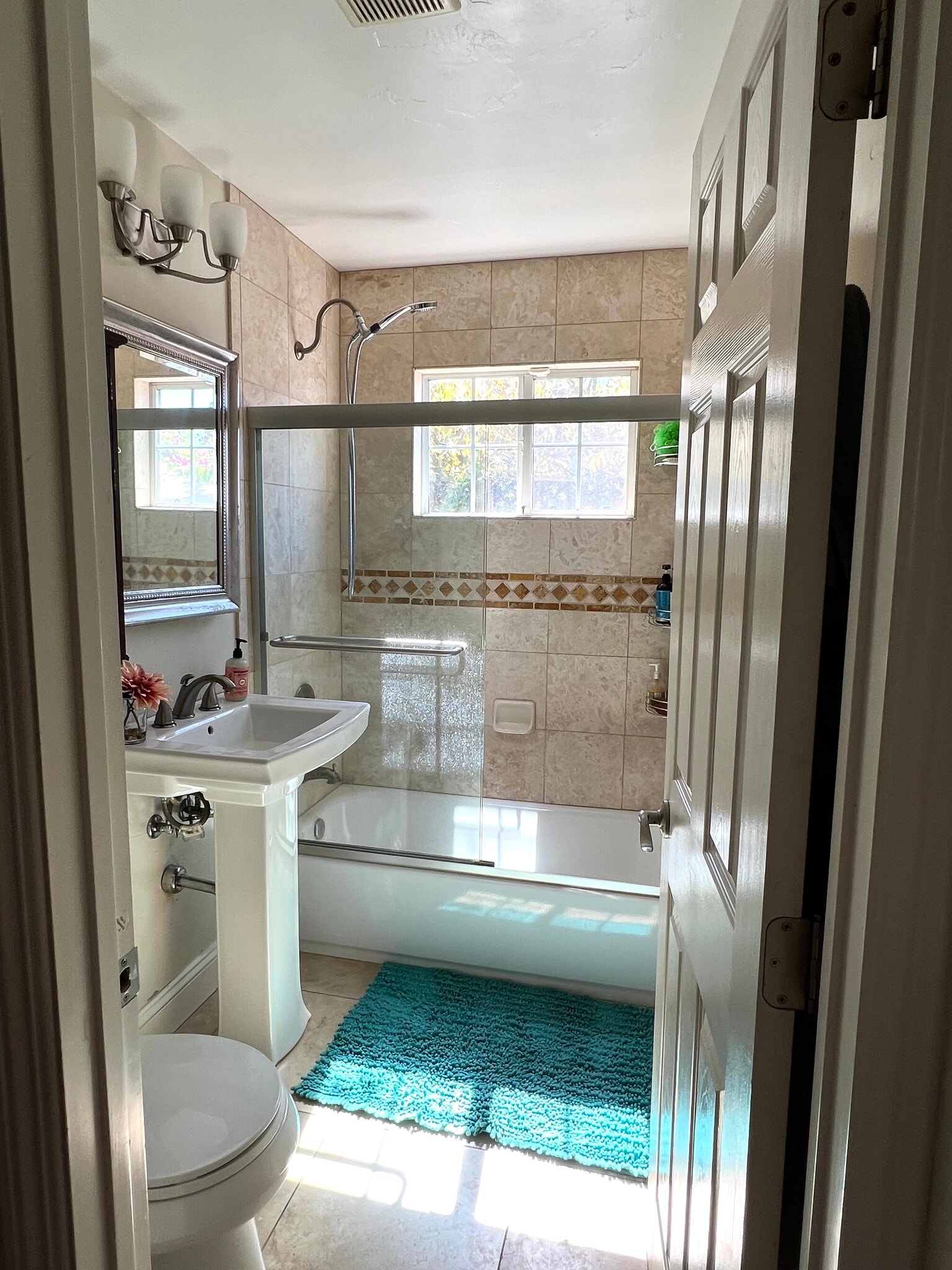 Hallway Bath - 2378 Villanova Rd