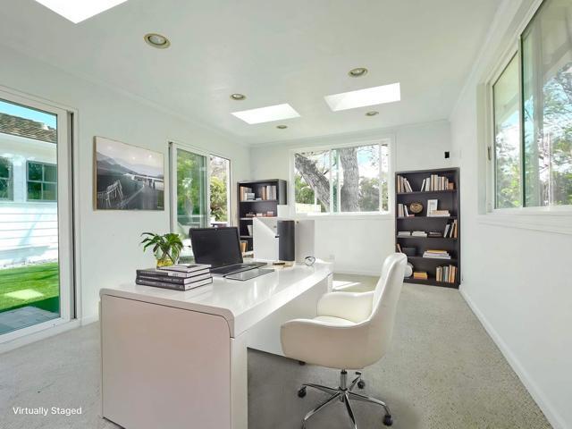 Building Photo - 16110 Via Del Alba
