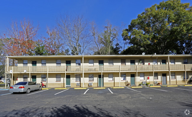 Randolph Street Apartments - Villas on the Hill 1165