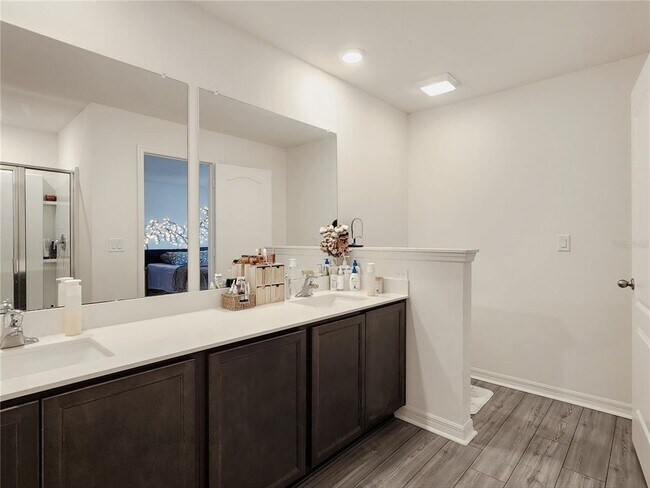 Building Photo - 1679 Wynford Cir