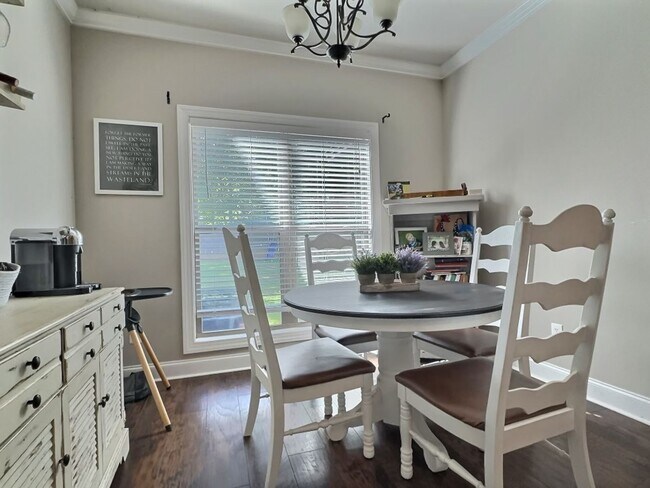 Building Photo - Pine Level - 4 Bed, 2 Bath, Indoor & Outdoor Fireplaces!