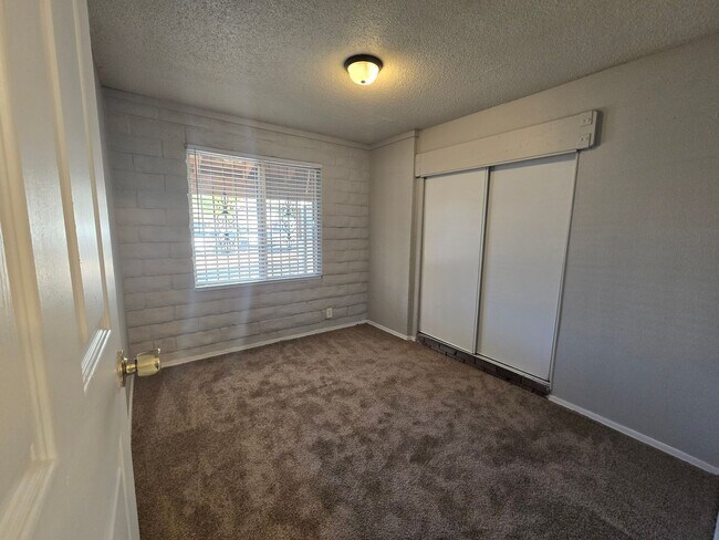 Building Photo - Lock in ($1850) off March 2026  if you move-in by Janaury 31st