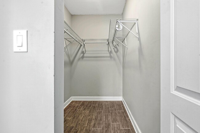 Building Photo - 2440 SW 22nd Ave