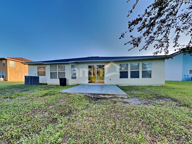 Building Photo - 2260 Brian Lakes Dr E