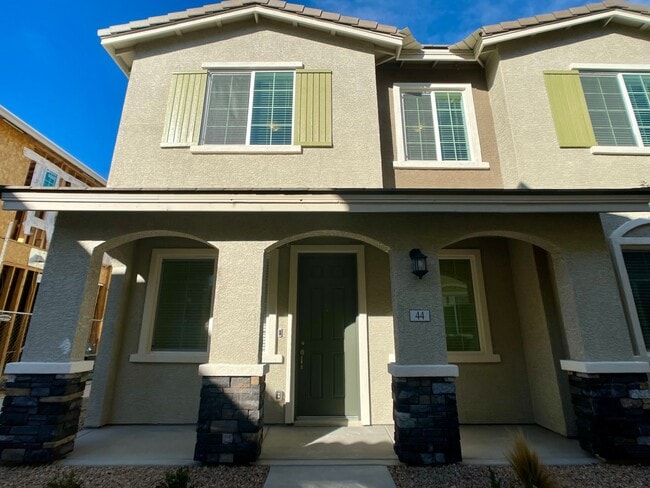Primary Photo - LOVELY TOWNHOUSE FOR RENT - GATED 3 BED 3 ...