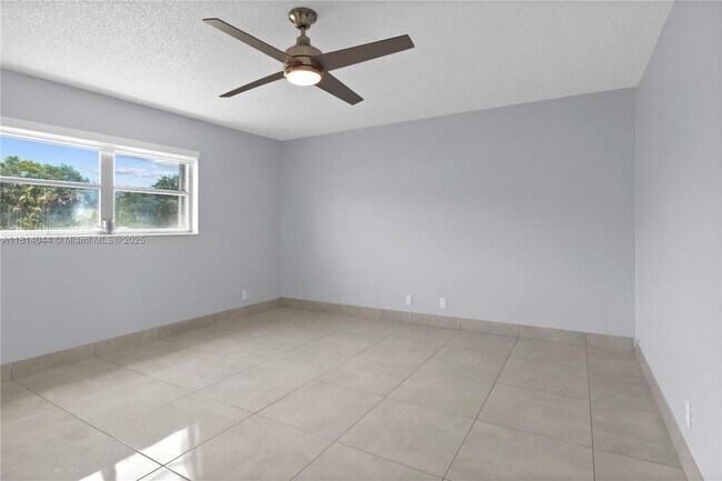 Building Photo - 4100 N 58th Ave