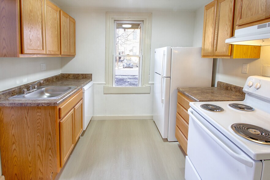 Building Photo - 319 Franklin Ave