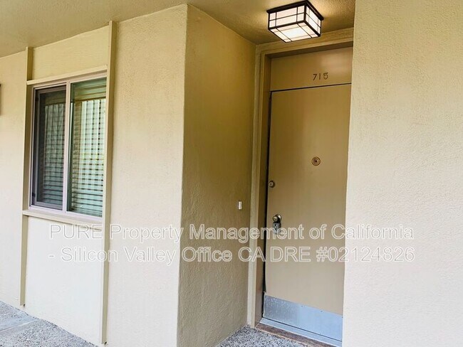 Building Photo - 2315 Eastridge Ave