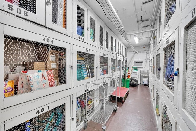 Building Photo - 95 N Birch Rd