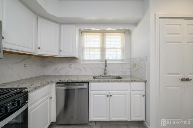 Building Photo - 805 Darlington Dr