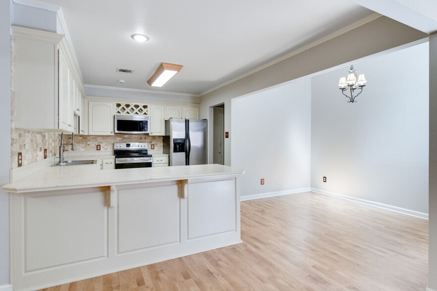 Building Photo - 107 Kincaid Ct