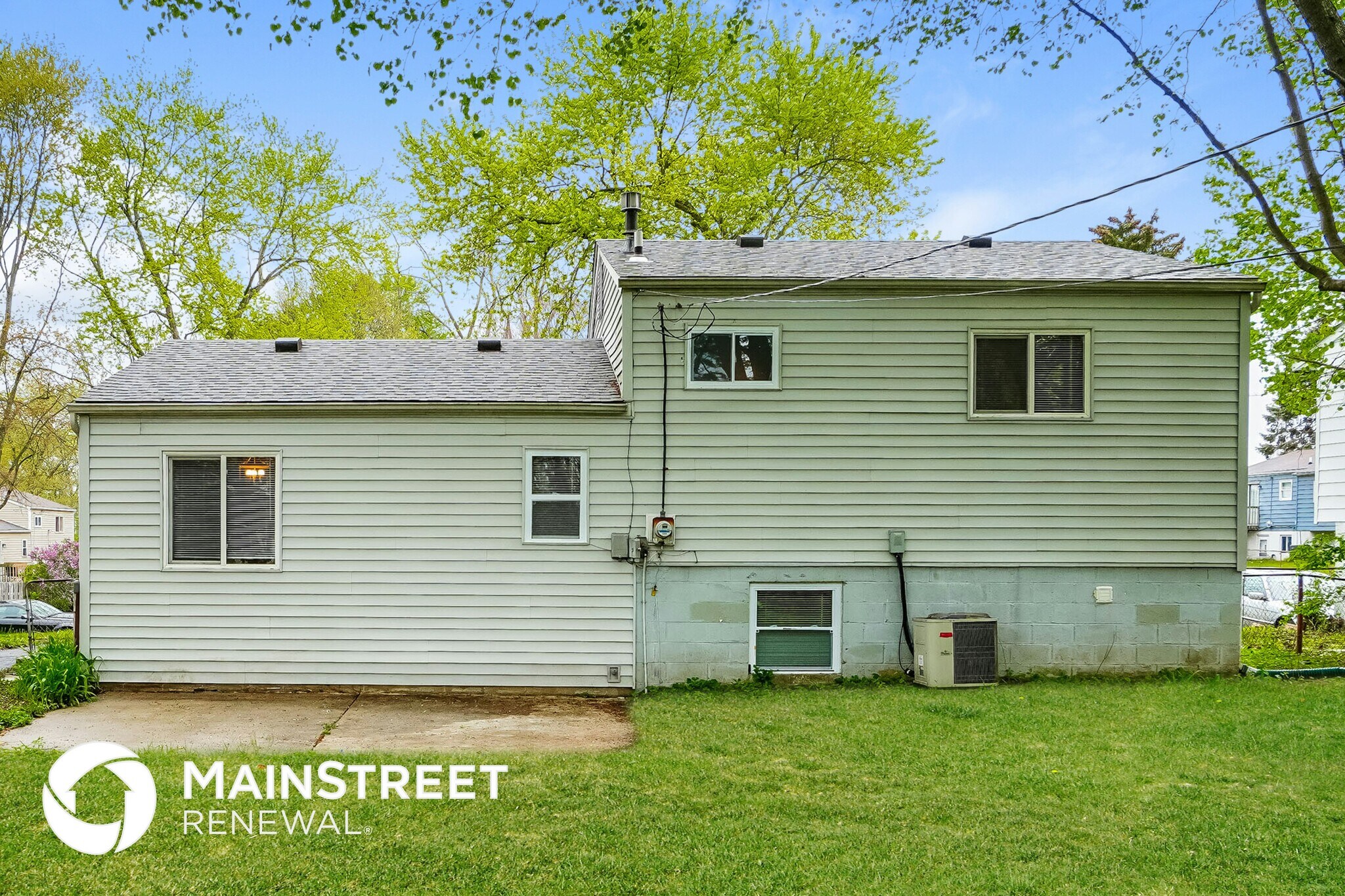 Building Photo - 3179 Latonia Rd