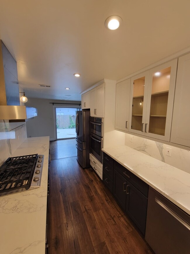 Building Photo - 4380 Entrada Dr