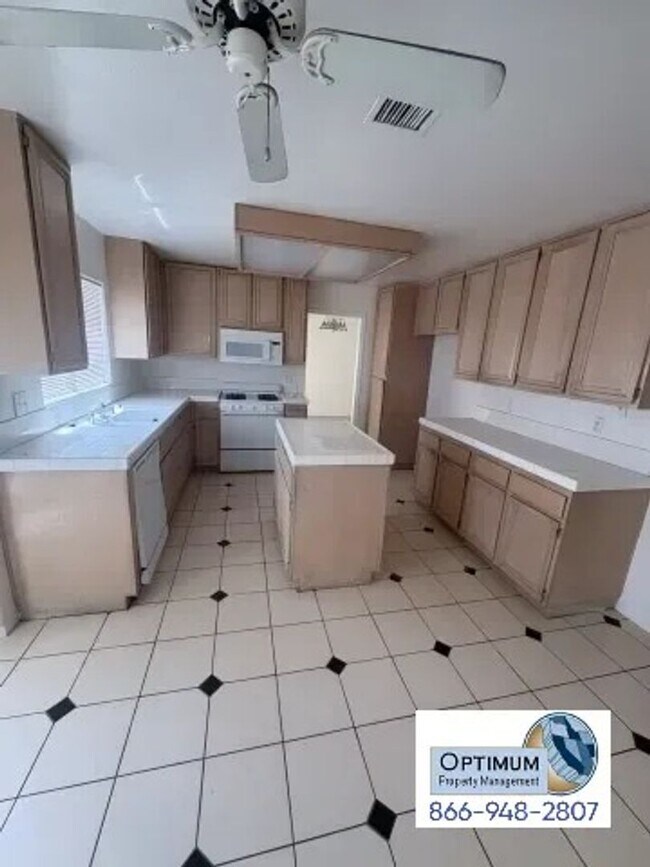 Building Photo - 17065 Grand Mammoth Pl