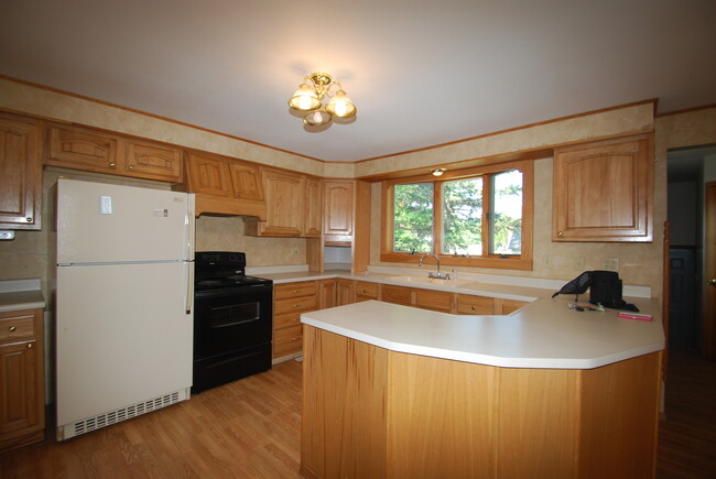 Kitchen - 609 14th Ave