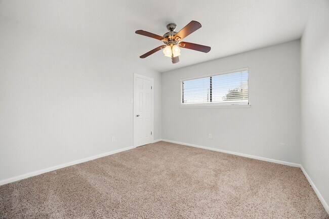 Building Photo - 15526 Cabildo Dr